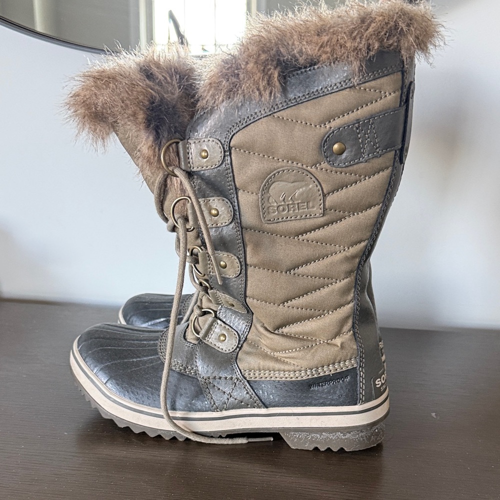 Sorel Women’s Tofino II winter boot US 9